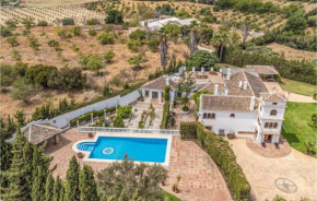 Awesome home in Las Lagunas de Mijas with Outdoor swimming pool, WiFi and 7 Bedrooms